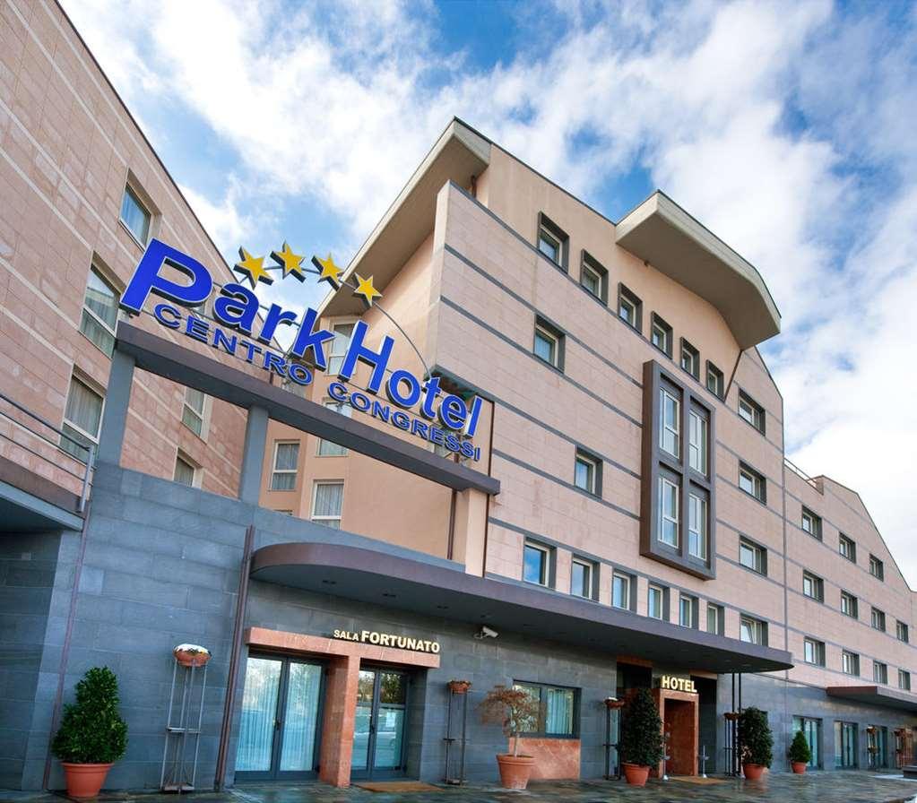 Park Hotel Centro Congressi Potenza Luaran gambar