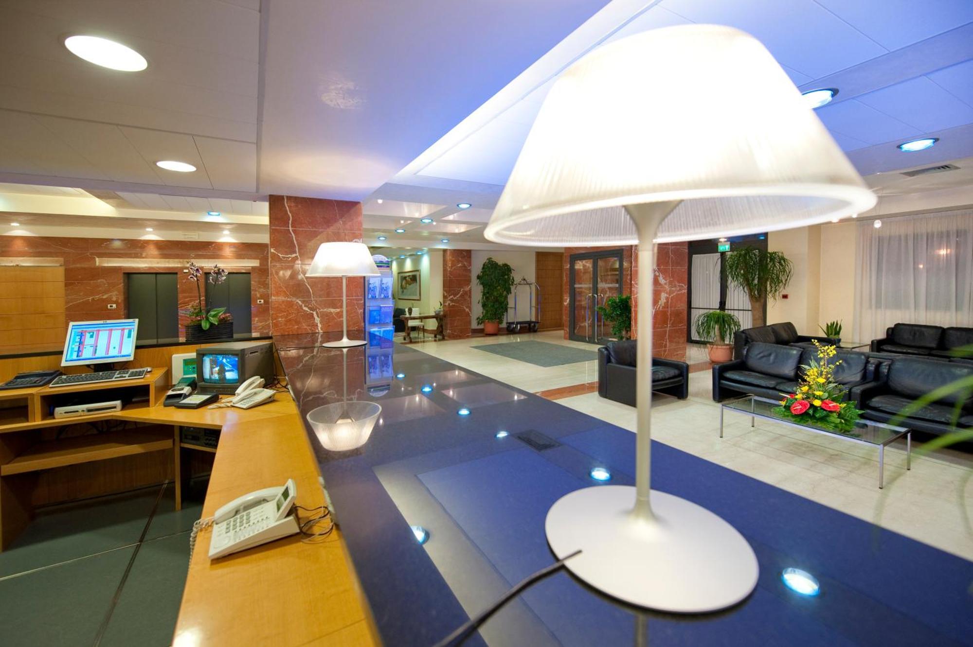 Park Hotel Centro Congressi Potenza Luaran gambar