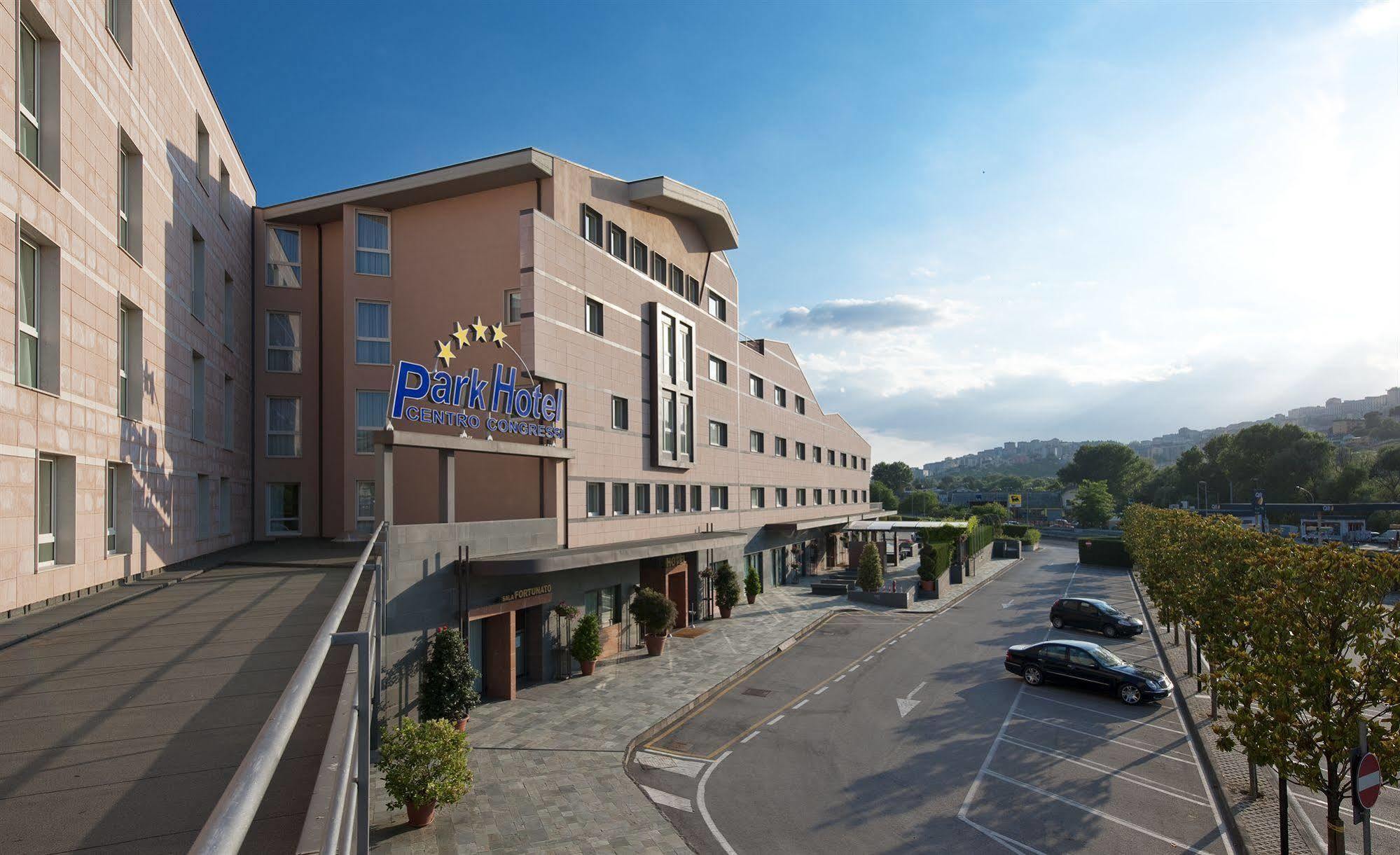 Park Hotel Centro Congressi Potenza Luaran gambar