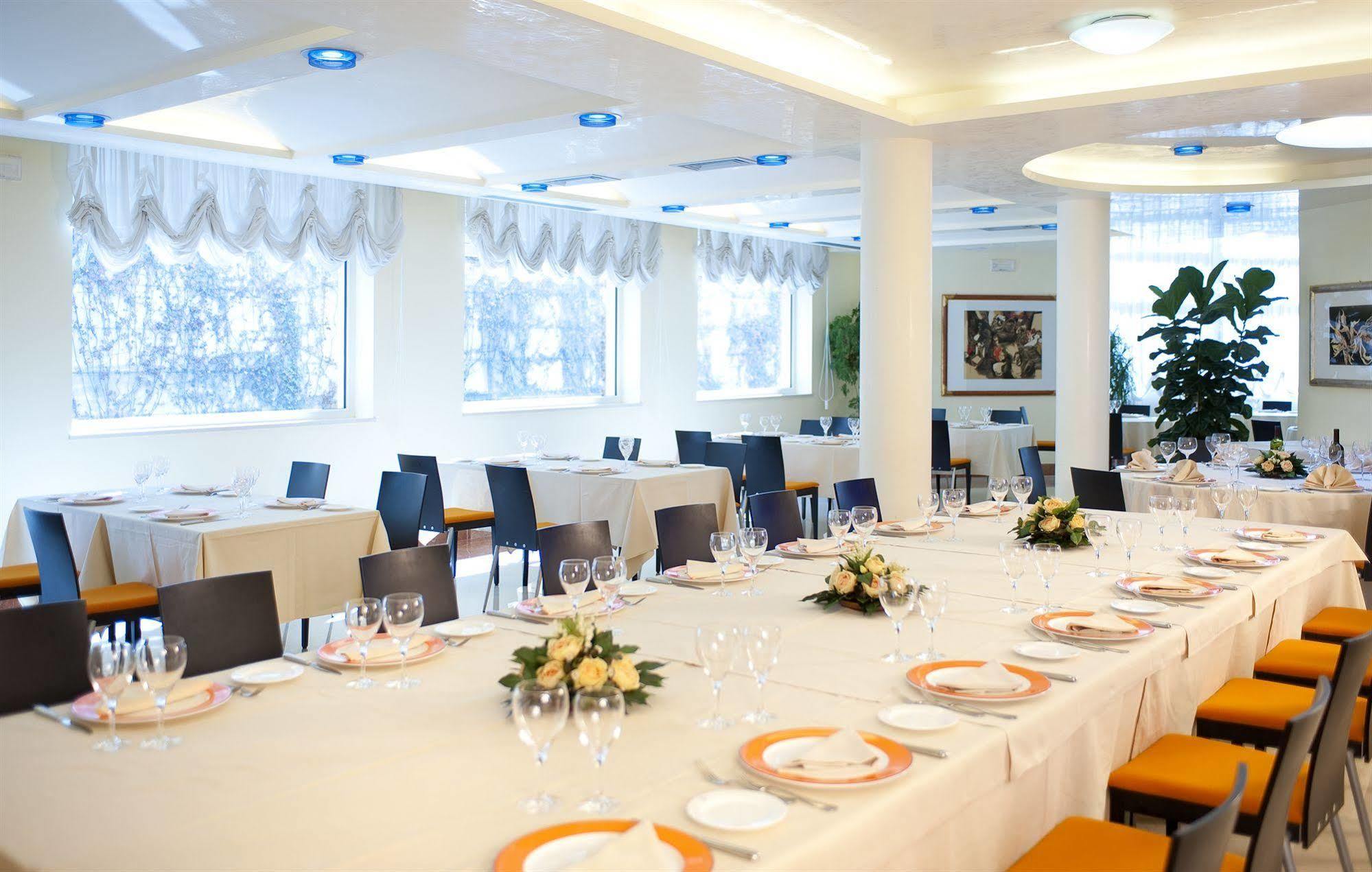 Park Hotel Centro Congressi Potenza Luaran gambar