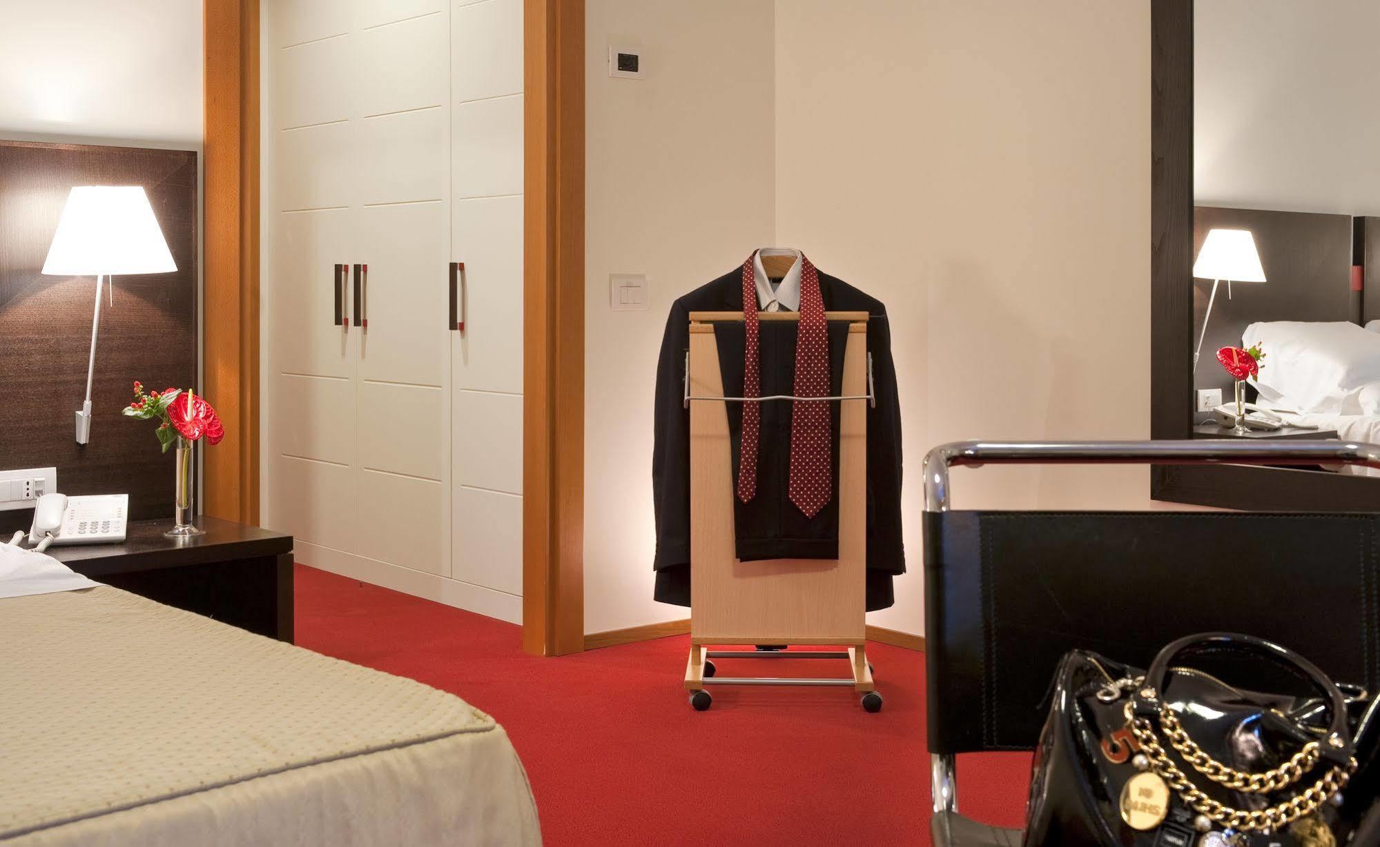 Park Hotel Centro Congressi Potenza Luaran gambar