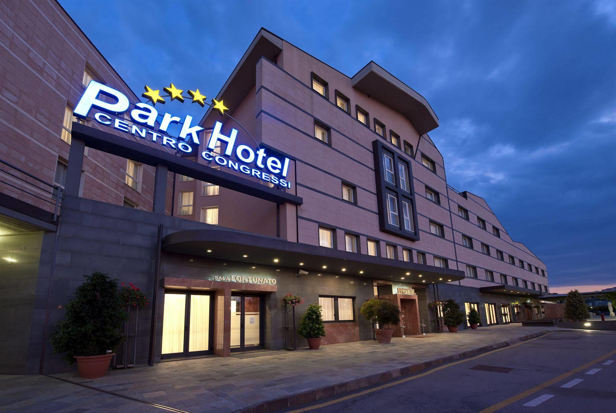 Park Hotel Centro Congressi Potenza Luaran gambar