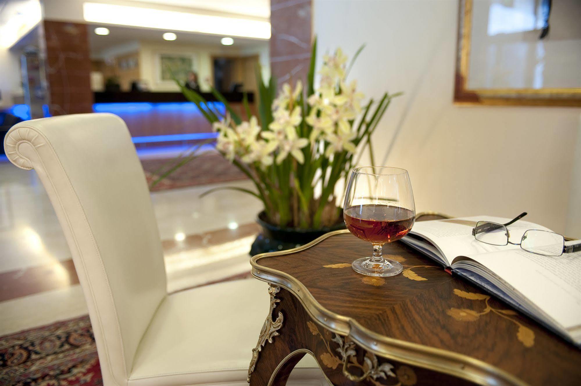 Park Hotel Centro Congressi Potenza Luaran gambar