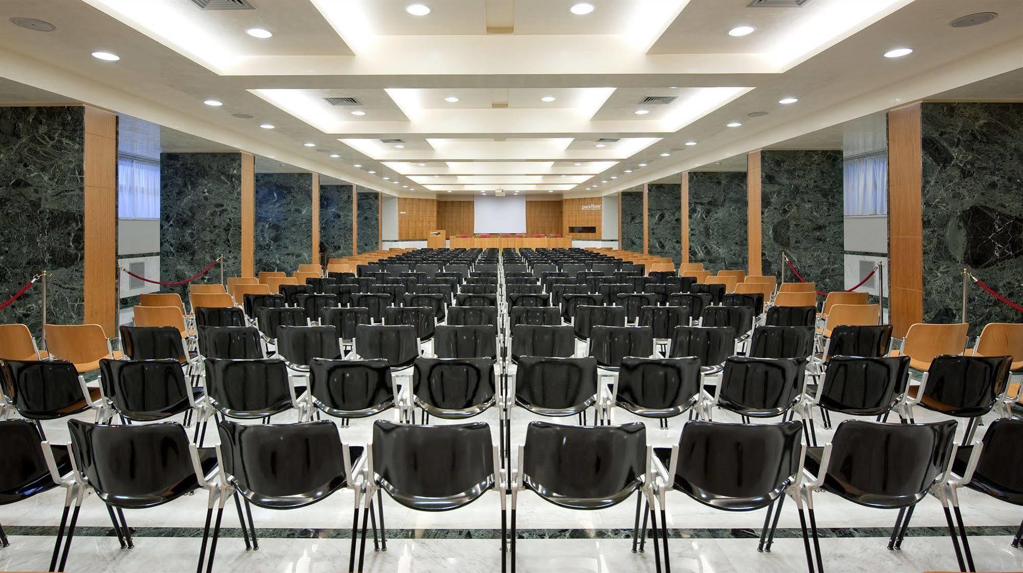 Park Hotel Centro Congressi Potenza Luaran gambar